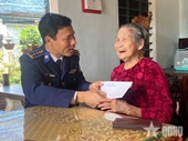 Coast Guard Region 2 pays gratitude and presents gifts to Heroic Vietnamese Mothers in Hue